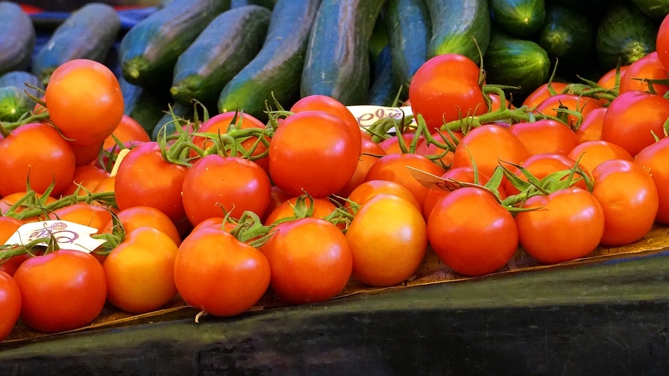 Sveže sezonsko voće i povrće je bolje od „brze“ hrane