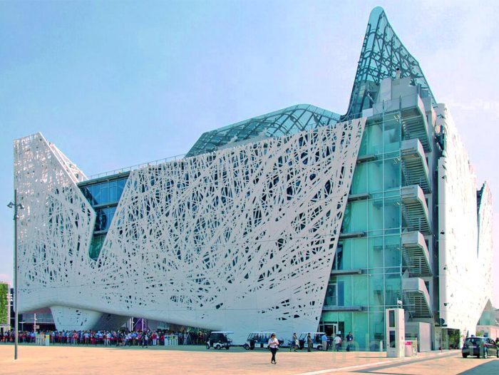 Smog-Eating-Palazzo-Italia-Milan